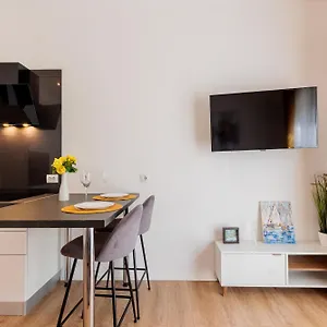 Sunny Flower Apartament